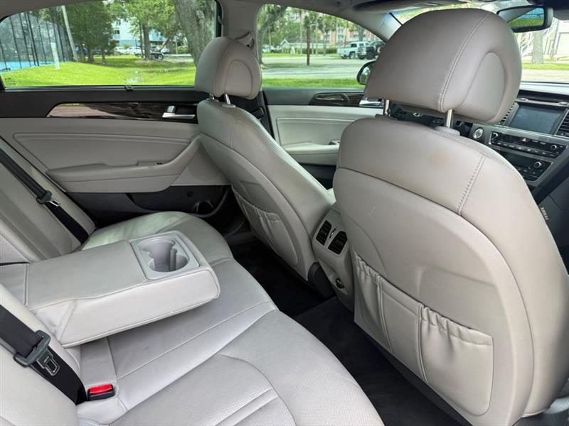 Hyundai Sonata Hybrid Limited w/Blue Pearl Interior 2017