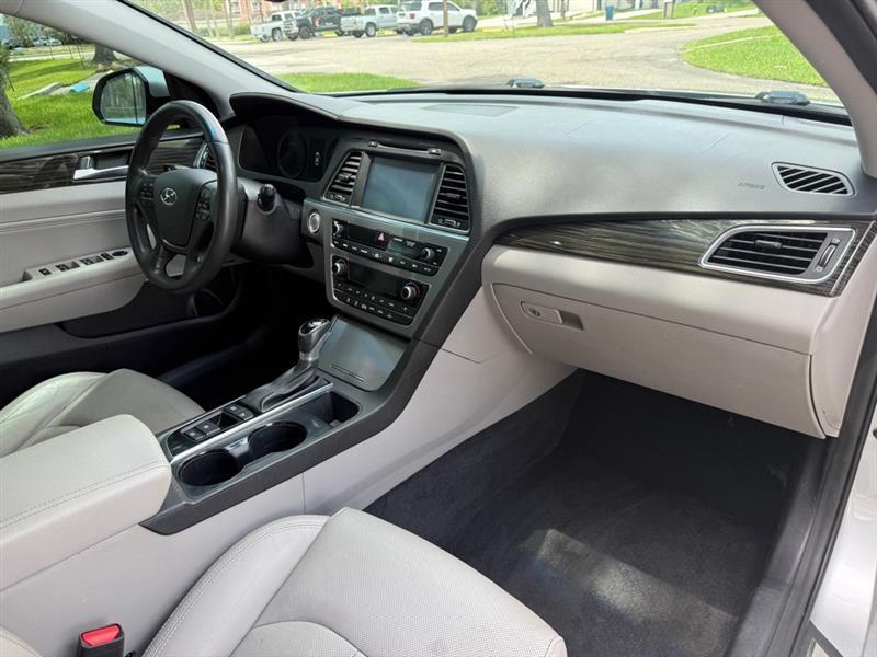 Hyundai Sonata Hybrid Limited w/Blue Pearl Interior 2017