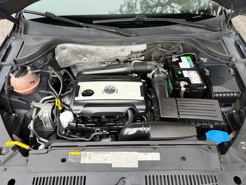 Volkswagen Tiguan S 2016