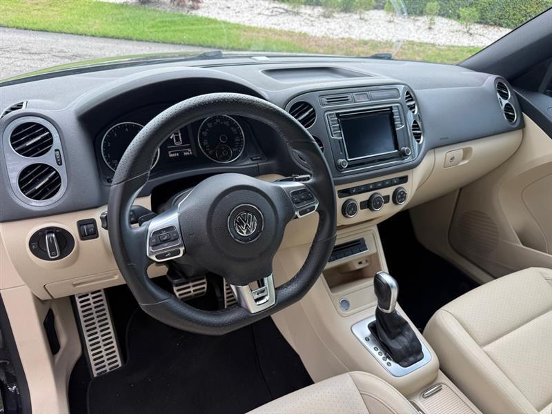 Volkswagen Tiguan S 2016