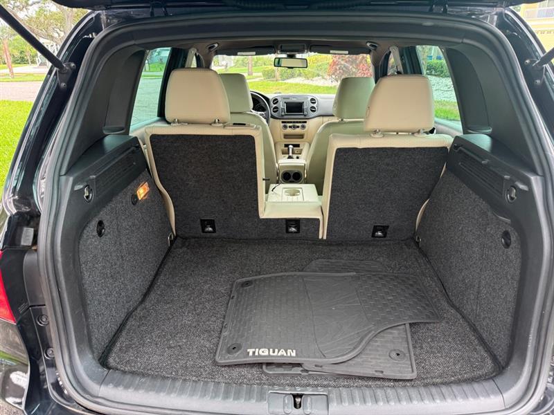 Volkswagen Tiguan S 2016