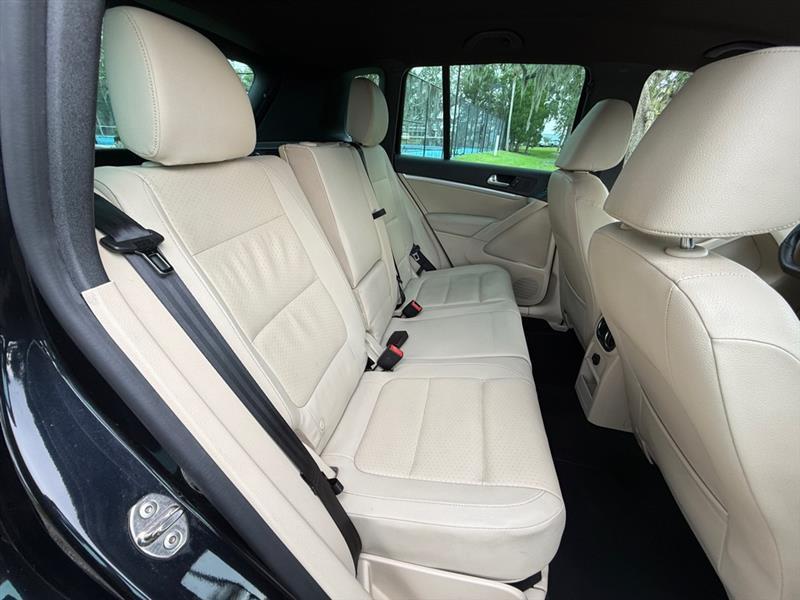 Volkswagen Tiguan S 2016