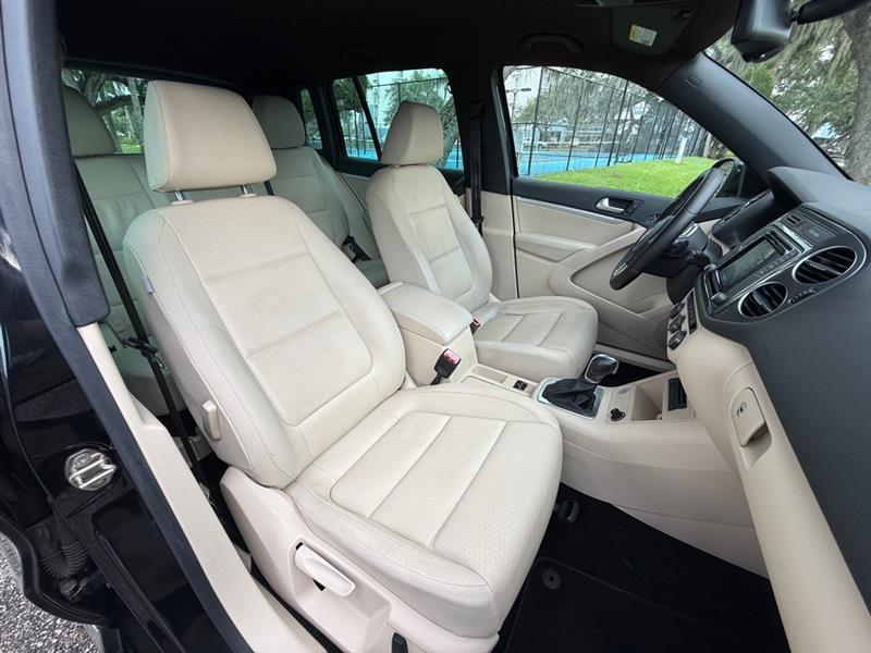 Volkswagen Tiguan S 2016