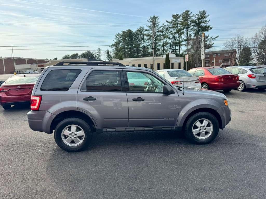 Ford Escape XLT 2WD I4 2008