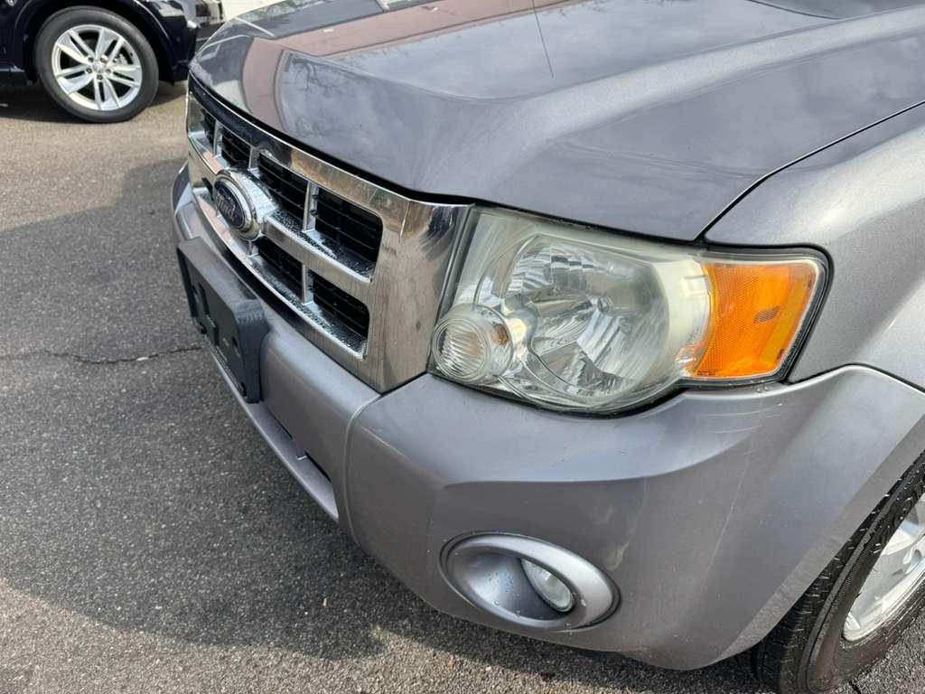 Ford Escape XLT 2WD I4 2008