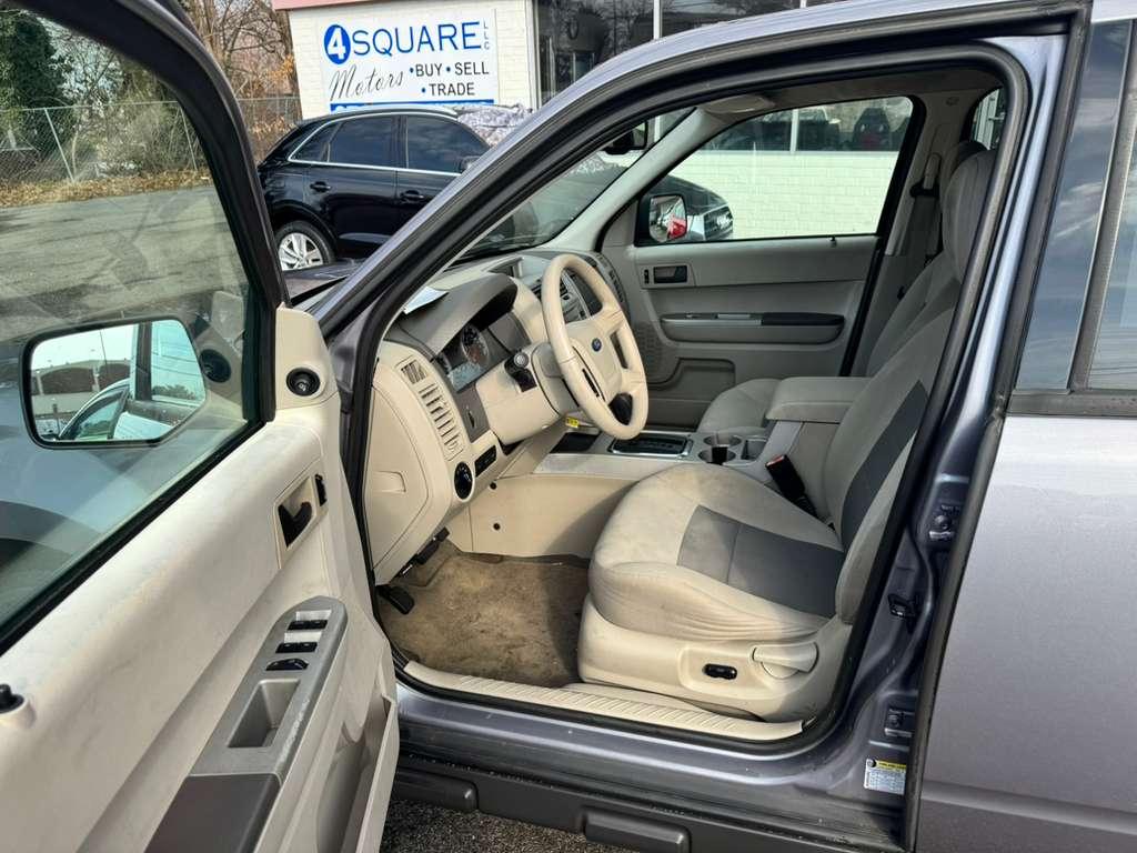 Ford Escape XLT 2WD I4 2008