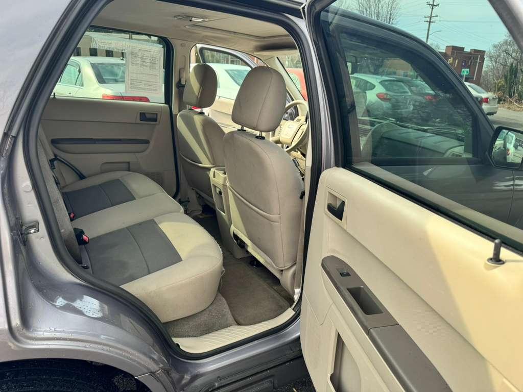 Ford Escape XLT 2WD I4 2008