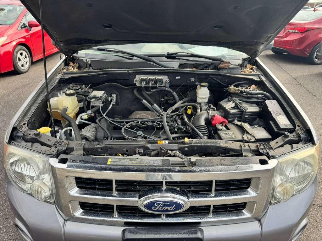 Ford Escape XLT 2WD I4 2008