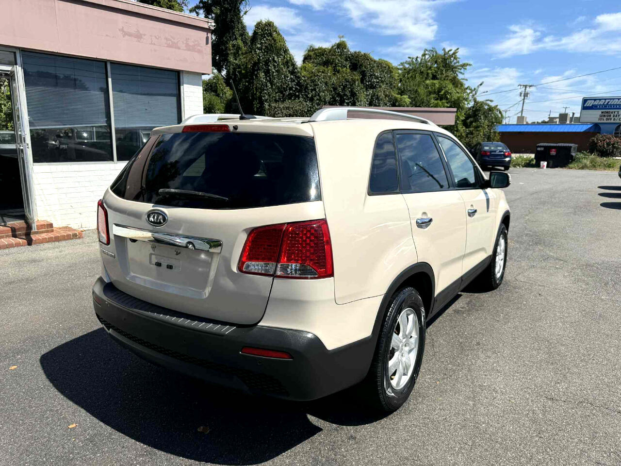 Kia Sorento LX 2WD 2011 Kia Sorento LX 2WD 2011