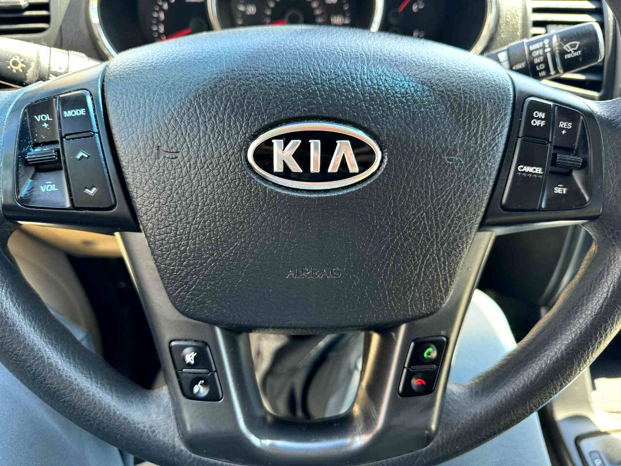 Kia Sorento LX 2WD 2011 Kia Sorento LX 2WD 2011
