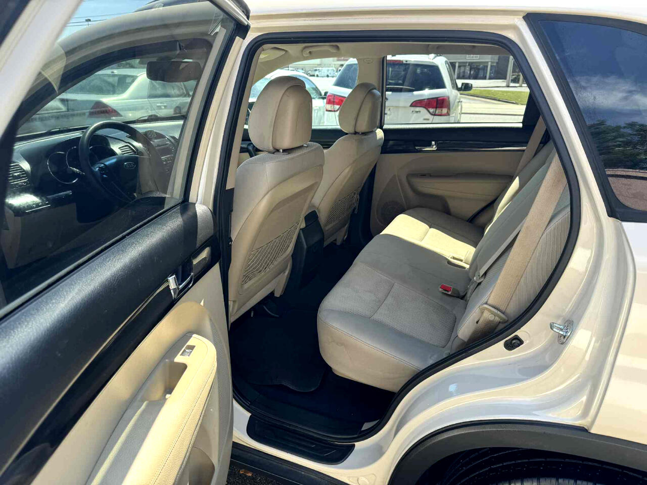 Kia Sorento LX 2WD 2011 Kia Sorento LX 2WD 2011