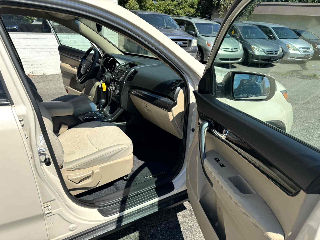 Kia Sorento LX 2WD 2011 Kia Sorento LX 2WD 2011