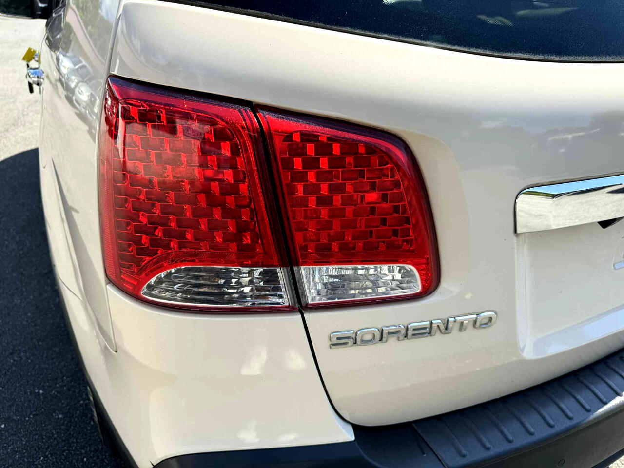 Kia Sorento LX 2WD 2011 Kia Sorento LX 2WD 2011