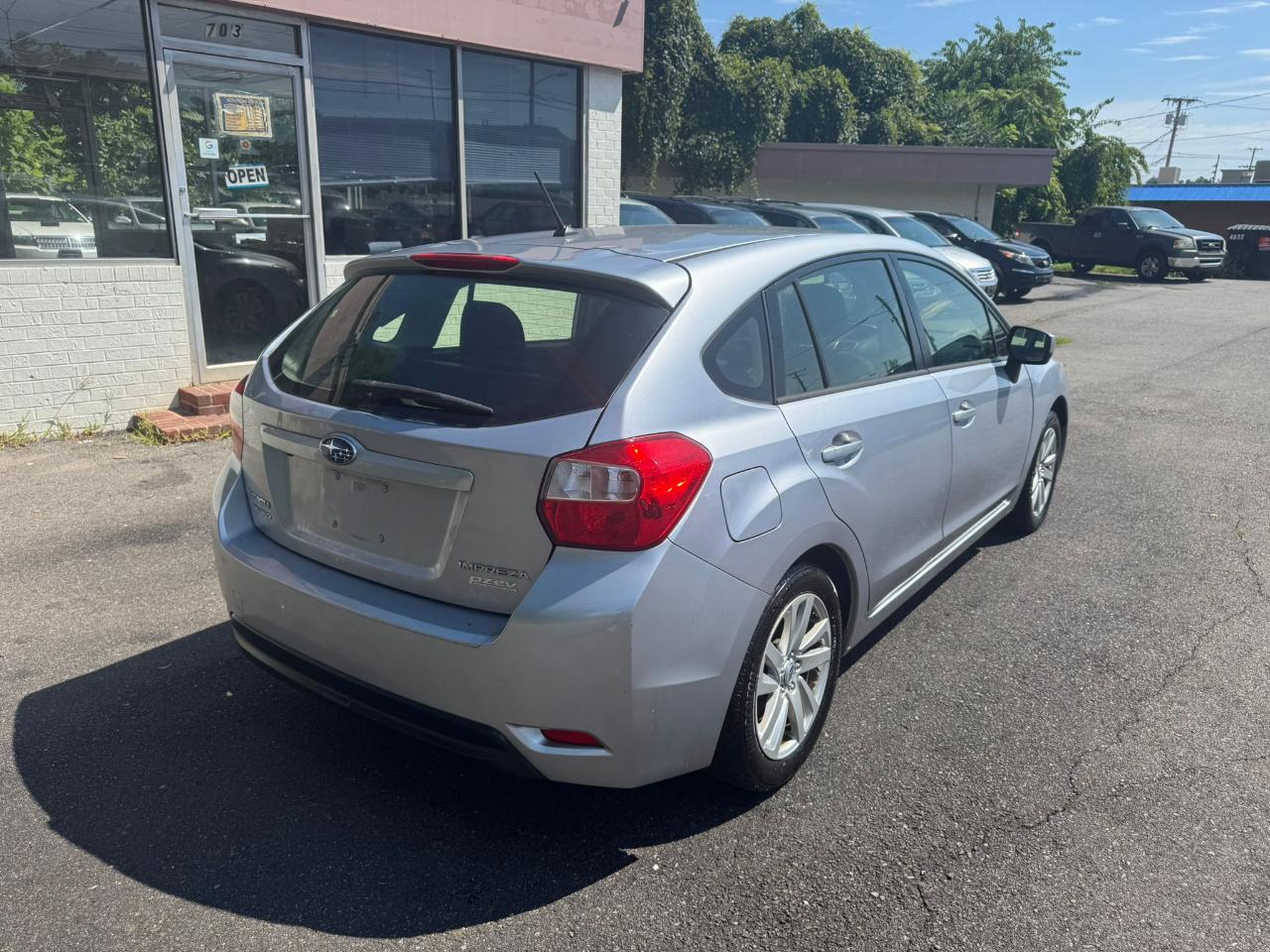 Subaru Impreza 2.0i Premium PZEV 5-Door 2015