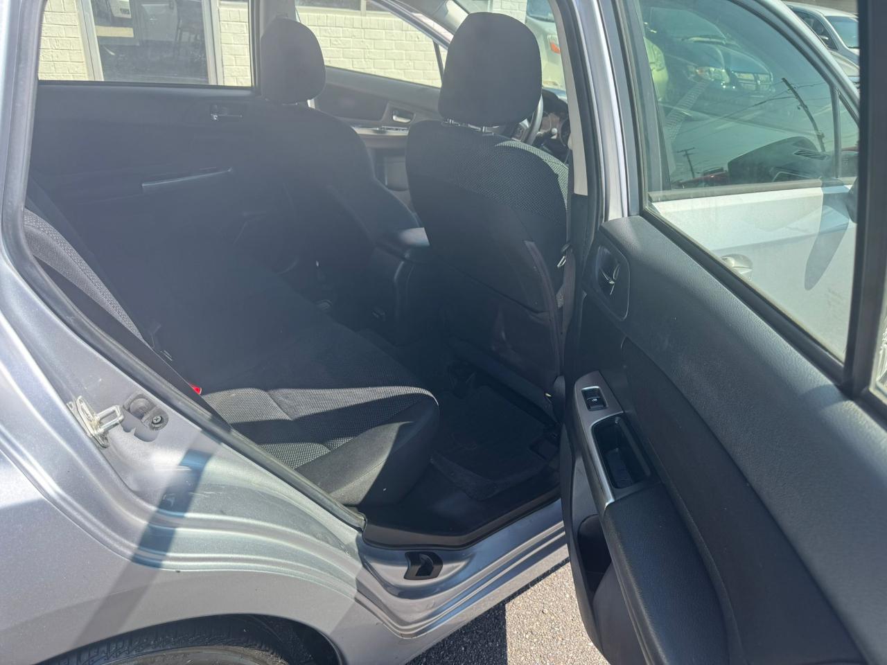 Subaru Impreza 2.0i Premium PZEV 5-Door 2015