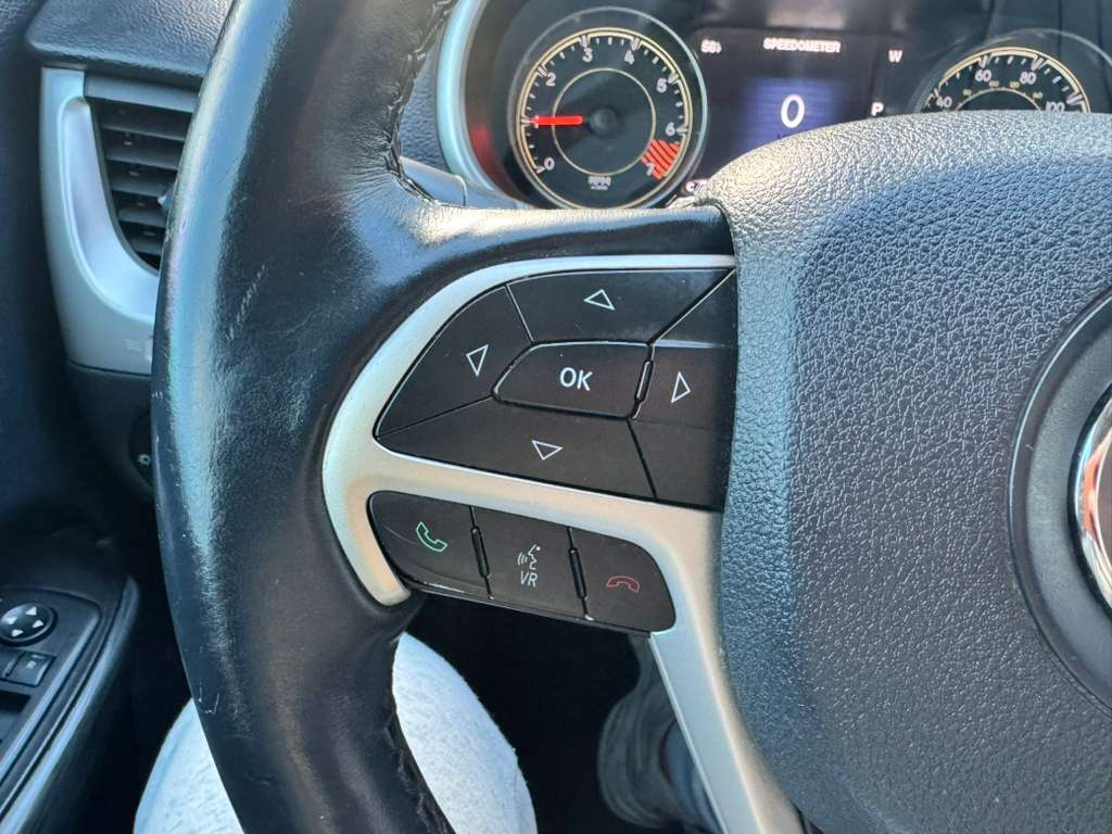 Jeep Cherokee Limited FWD 2015