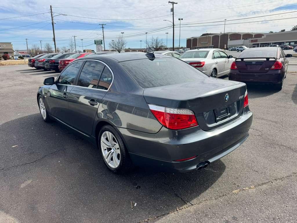 BMW 5-Series 528i 2010