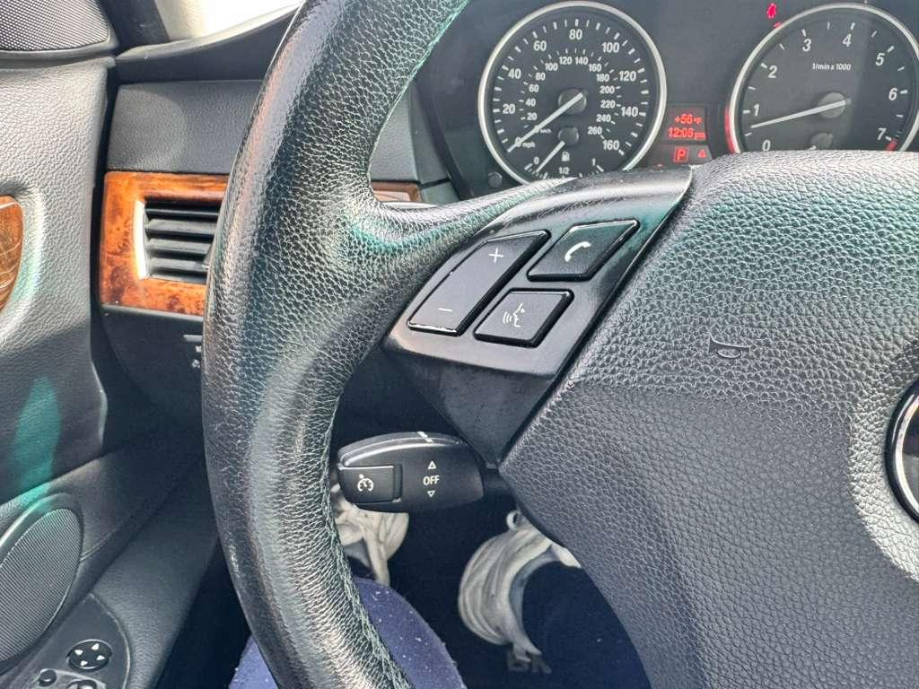 BMW 5-Series 528i 2010