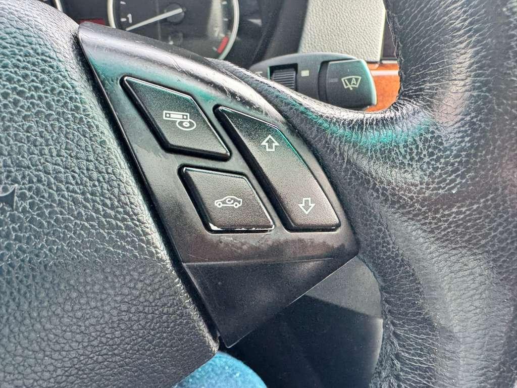 BMW 5-Series 528i 2010