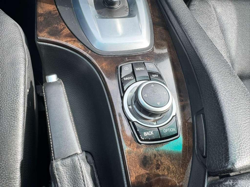 BMW 5-Series 528i 2010