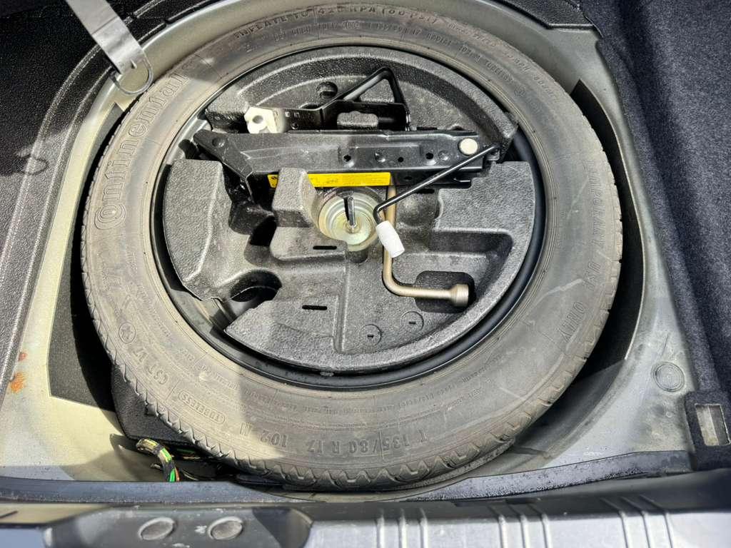 BMW 5-Series 528i 2010