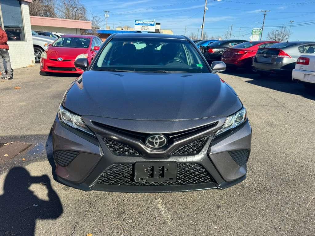 Toyota Camry SE 2018