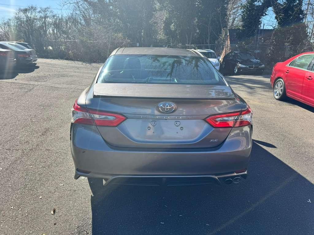 Toyota Camry SE 2018