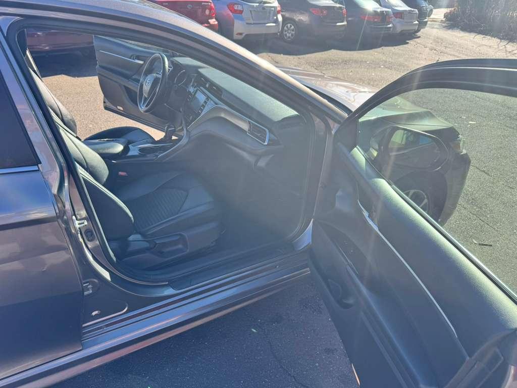 Toyota Camry SE 2018