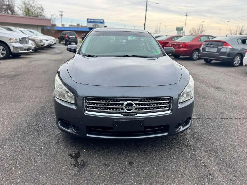 Nissan Maxima SV 2010