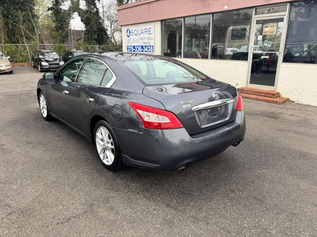 Nissan Maxima SV 2010