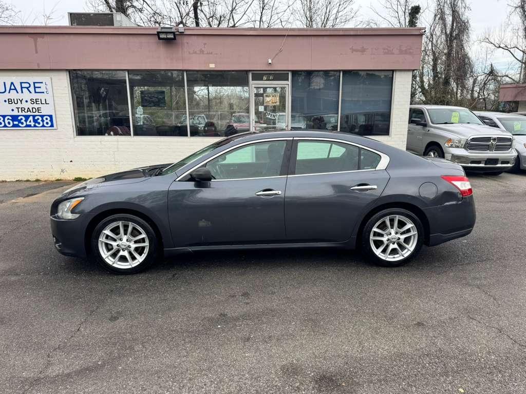 Nissan Maxima SV 2010