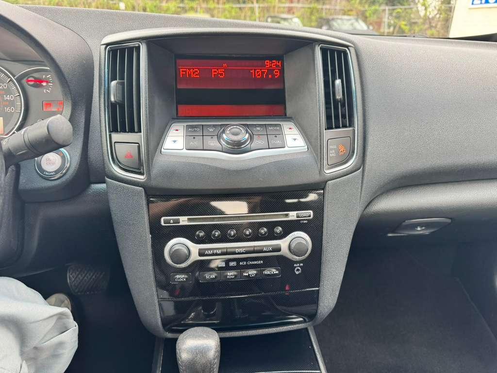 Nissan Maxima SV 2010