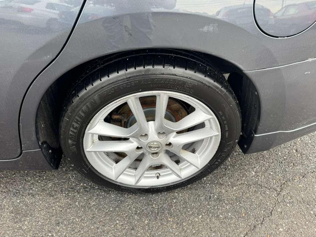 Nissan Maxima SV 2010