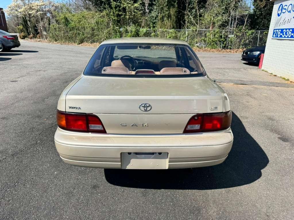 Toyota Camry LE 1995