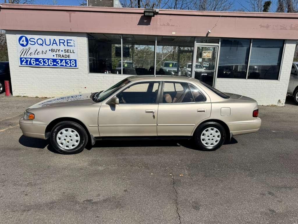 Toyota Camry LE 1995