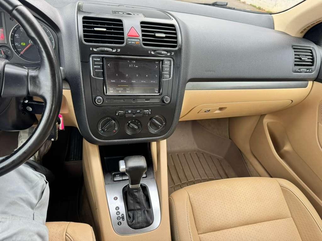 Volkswagen Jetta SE 2008