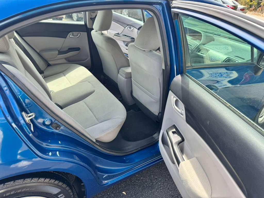 Honda Civic LX Sedan 5-Speed AT 2013