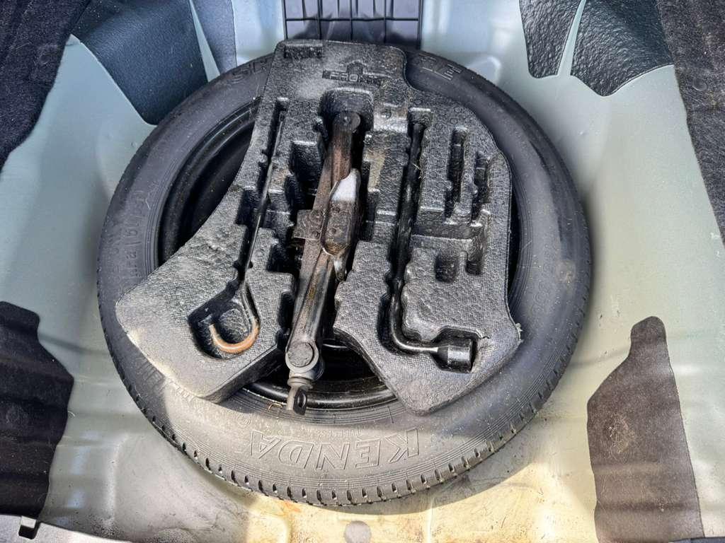 Honda Civic LX Sedan 5-Speed AT 2013