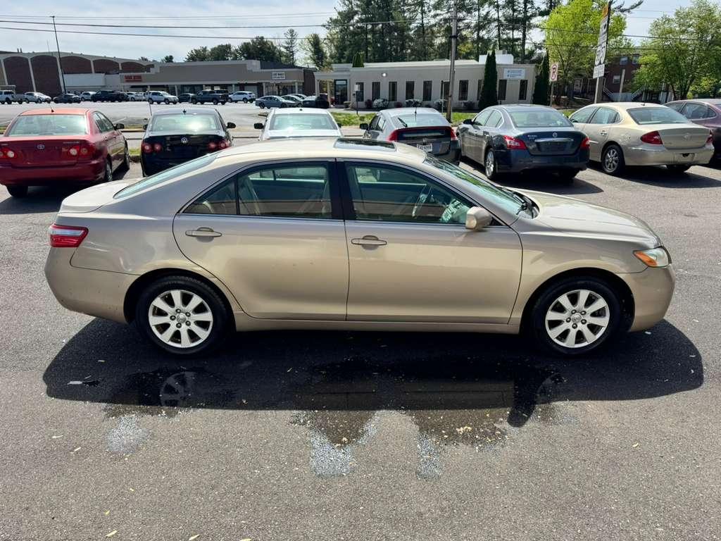 Toyota Camry LE V6 6-Spd AT 2009