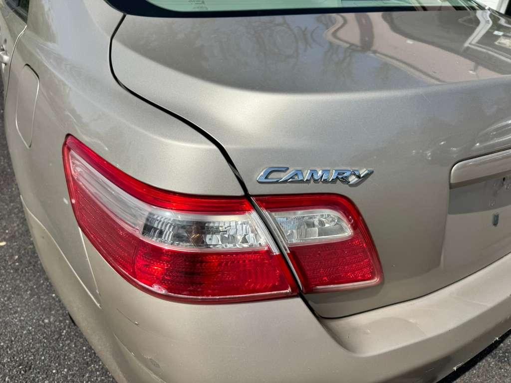 Toyota Camry LE V6 6-Spd AT 2009