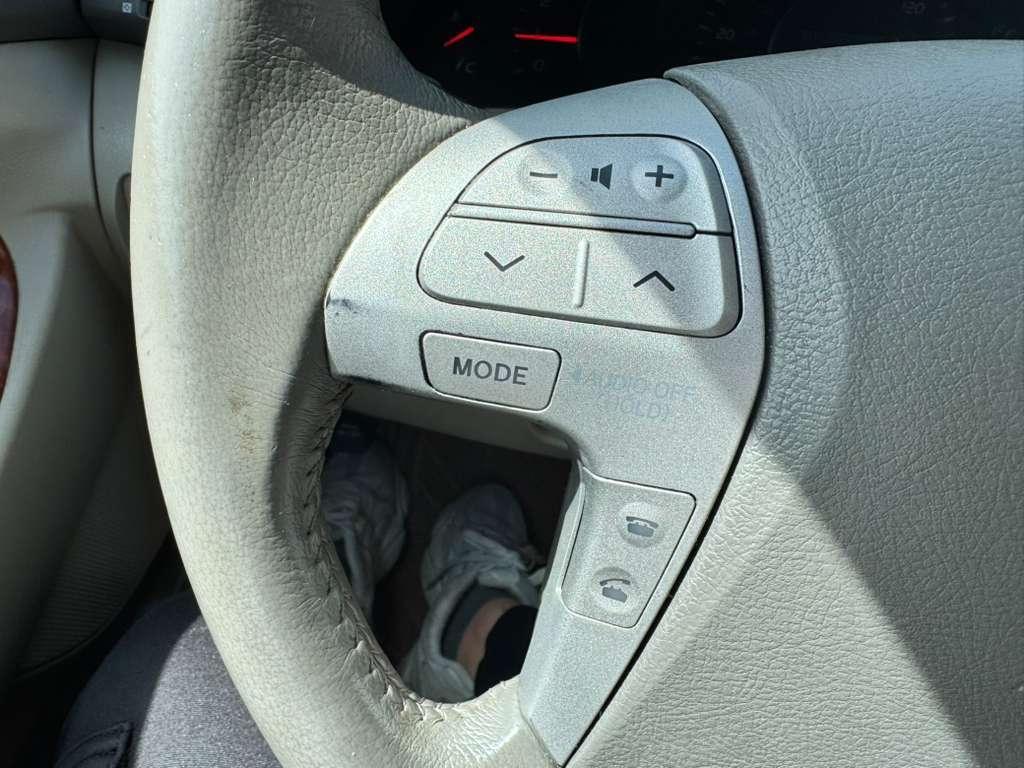 Toyota Camry LE V6 6-Spd AT 2009