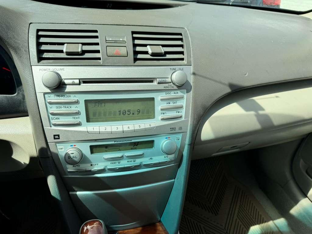 Toyota Camry LE V6 6-Spd AT 2009