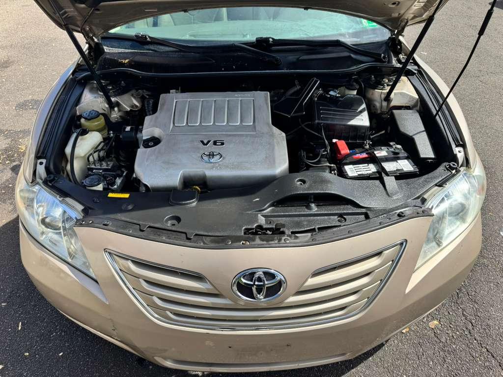 Toyota Camry LE V6 6-Spd AT 2009