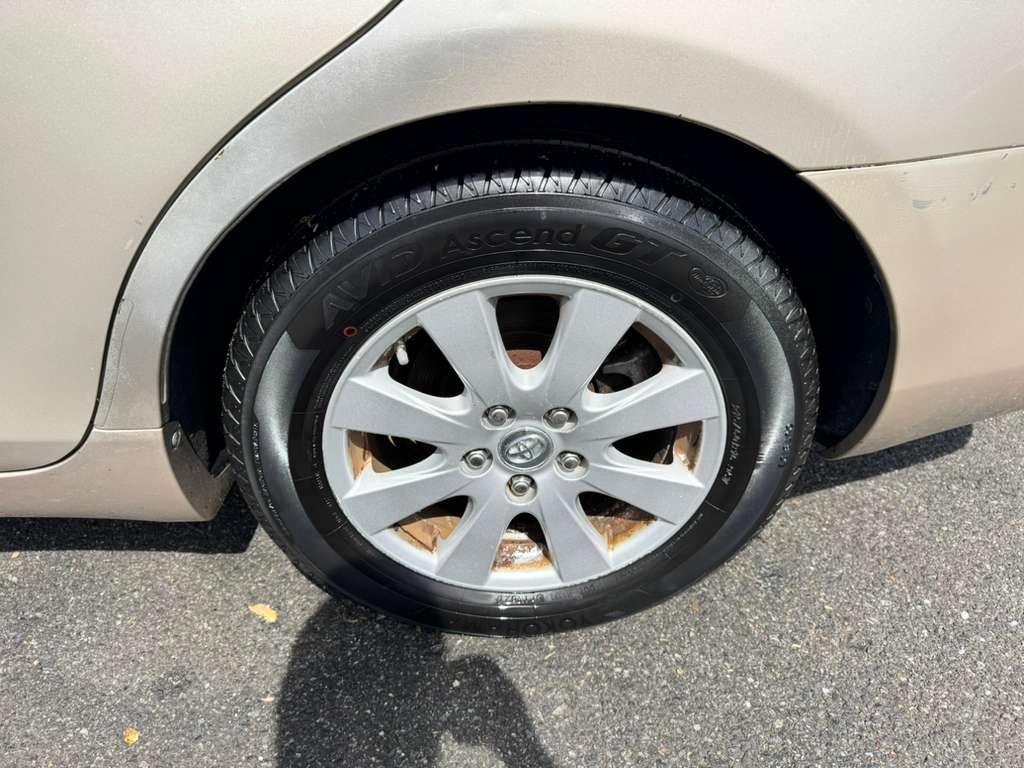 Toyota Camry LE V6 6-Spd AT 2009