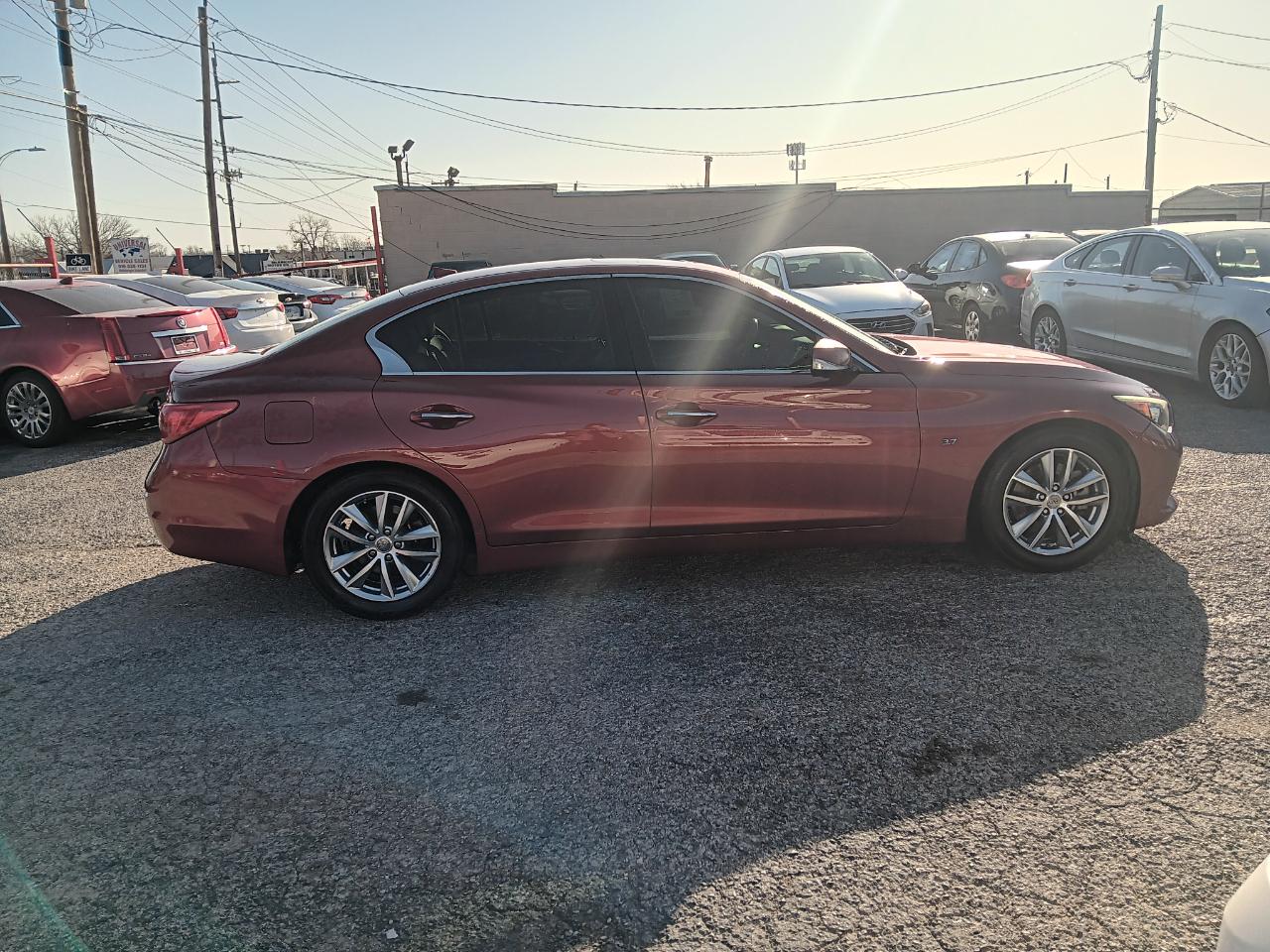 Infiniti Q50  2014