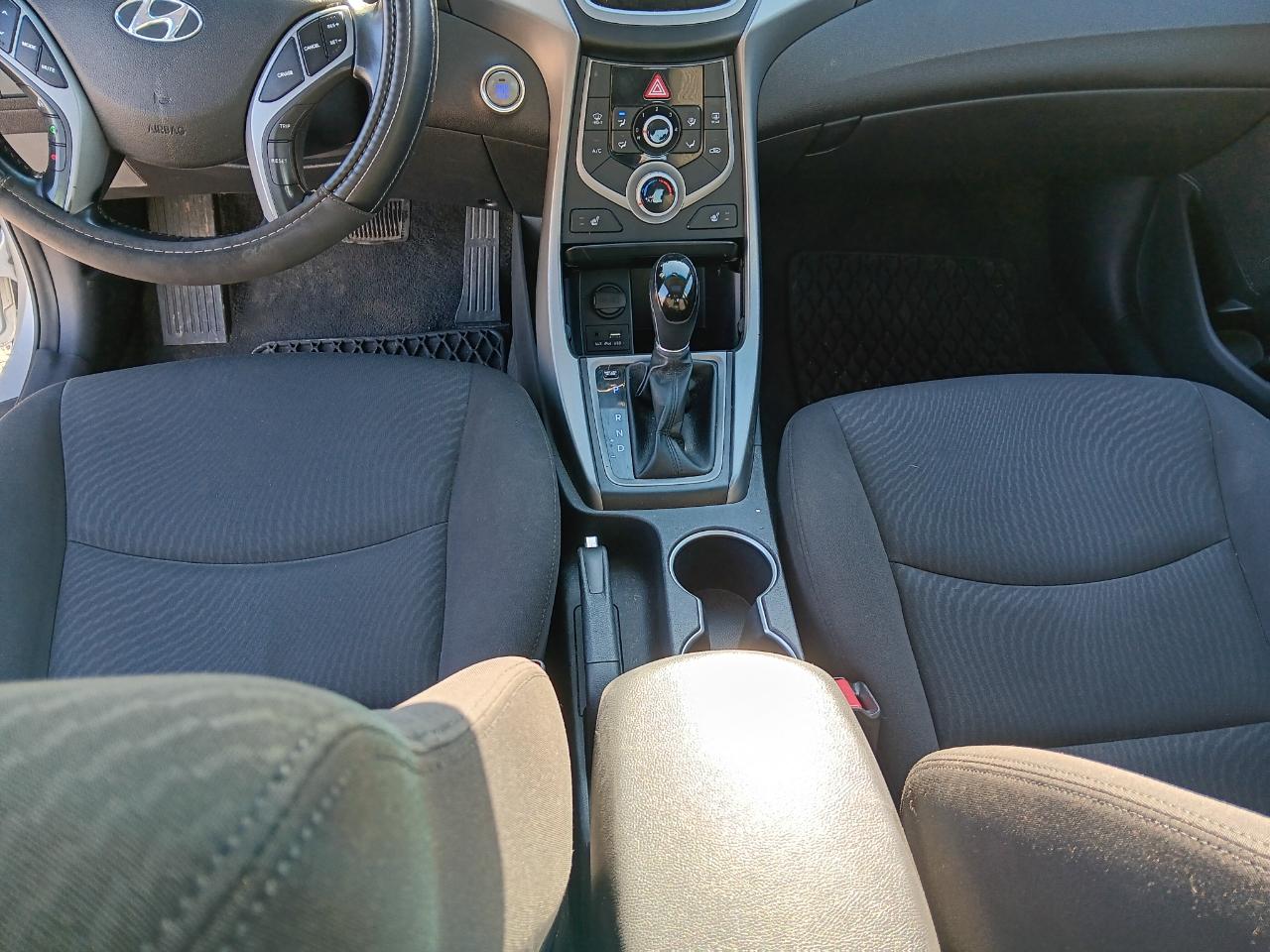 Hyundai Elantra  2016