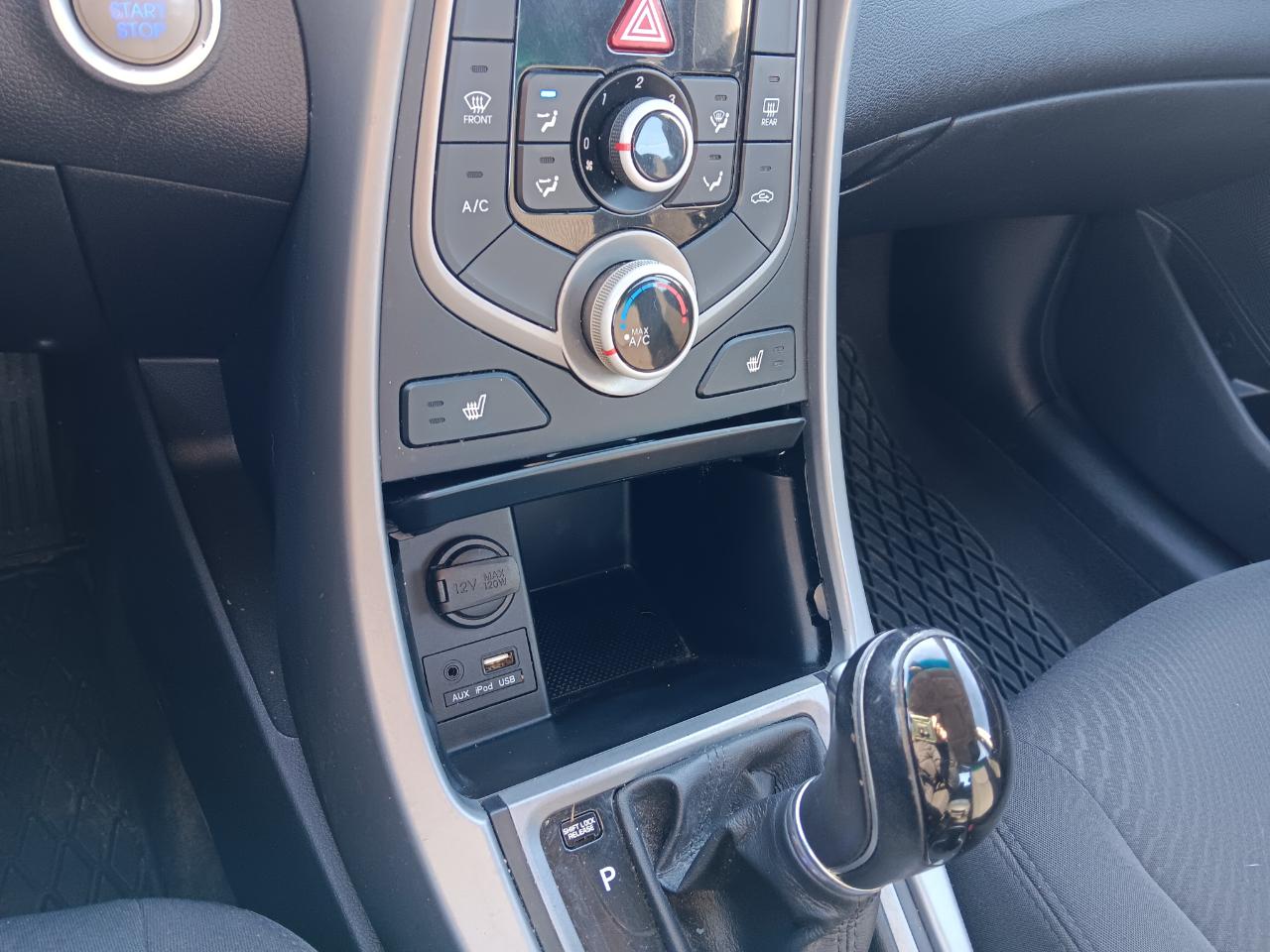 Hyundai Elantra  2016