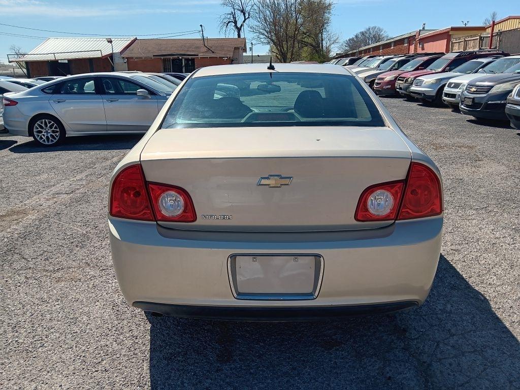 Chevrolet Malibu  2010