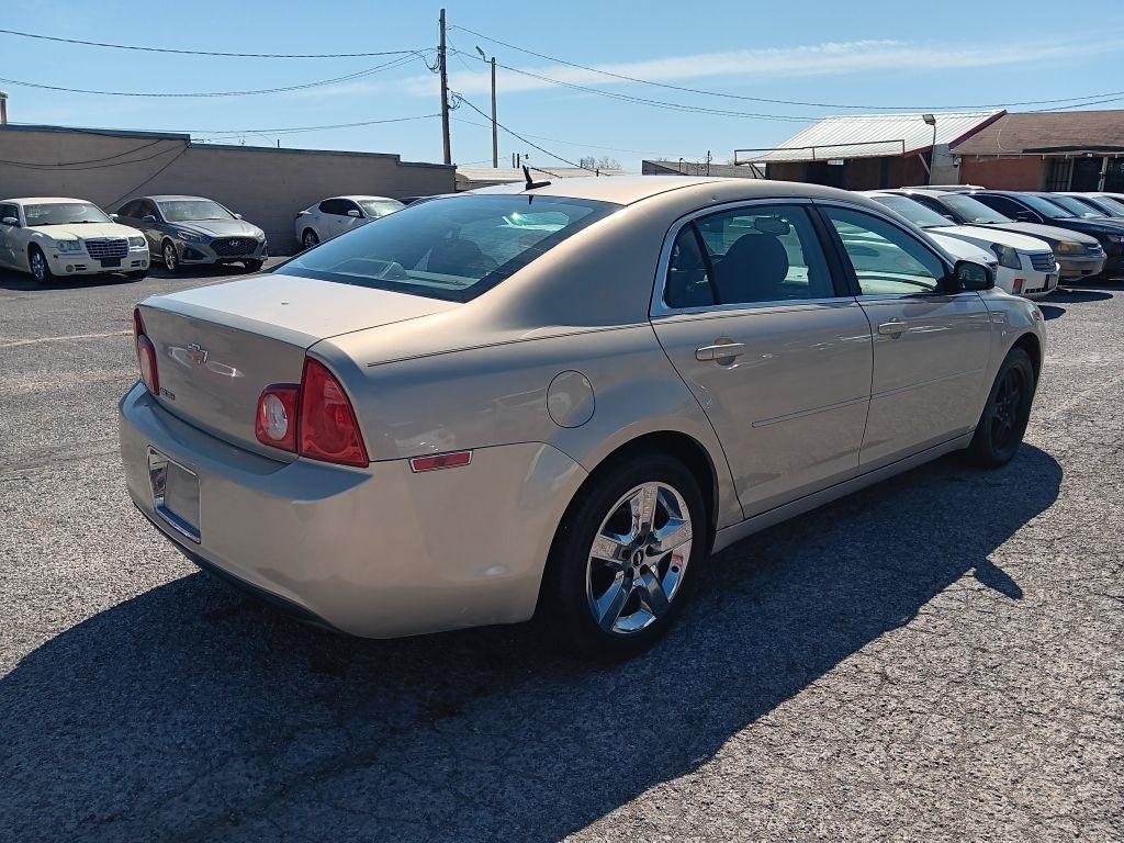 Chevrolet Malibu  2010