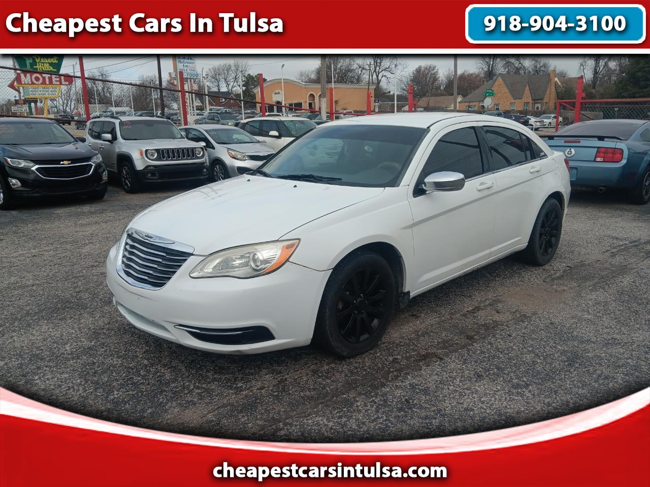 2013 Chrysler 200 Touring's photo